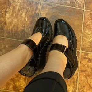 Black patent leather Fly London Mary Janes 🖤